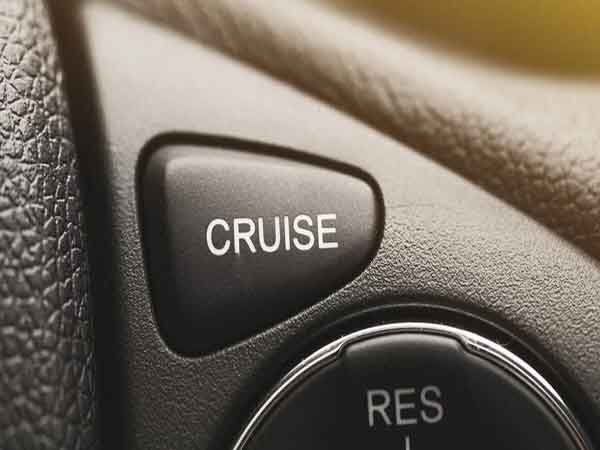 Những lưu ý khi sử dụng cruise control là gì