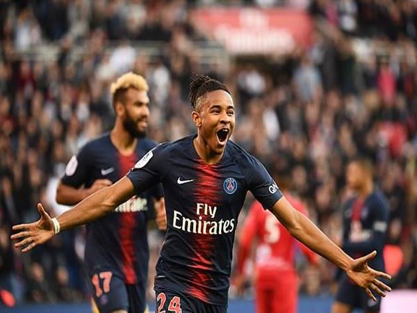 Nkunku trong màu áo CLB Paris Saint-Germain